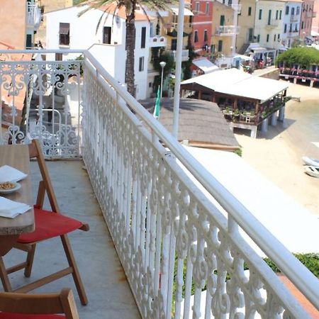 La Casa Di Principino Apartman Giglio Porto Kültér fotó