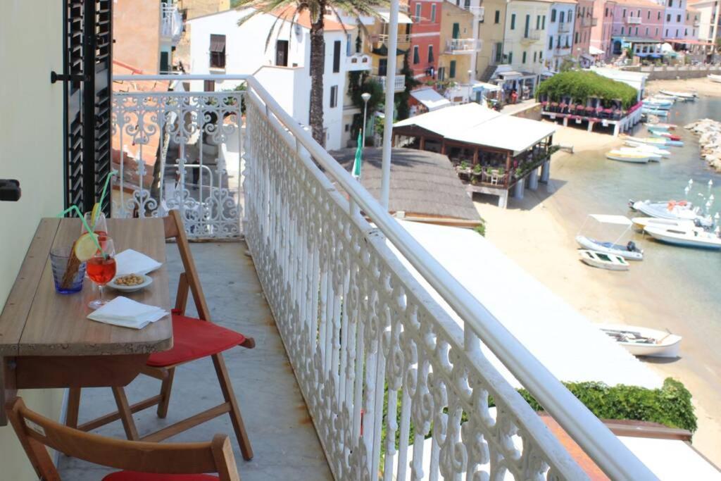 La Casa Di Principino Apartman Giglio Porto Kültér fotó