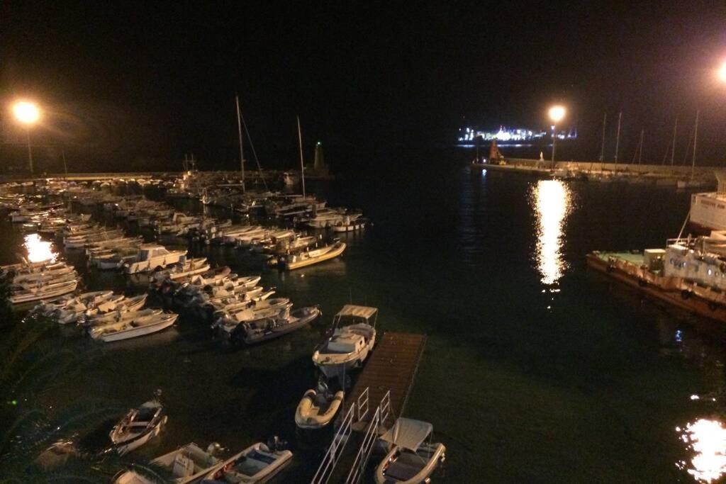 La Casa Di Principino Apartman Giglio Porto Kültér fotó
