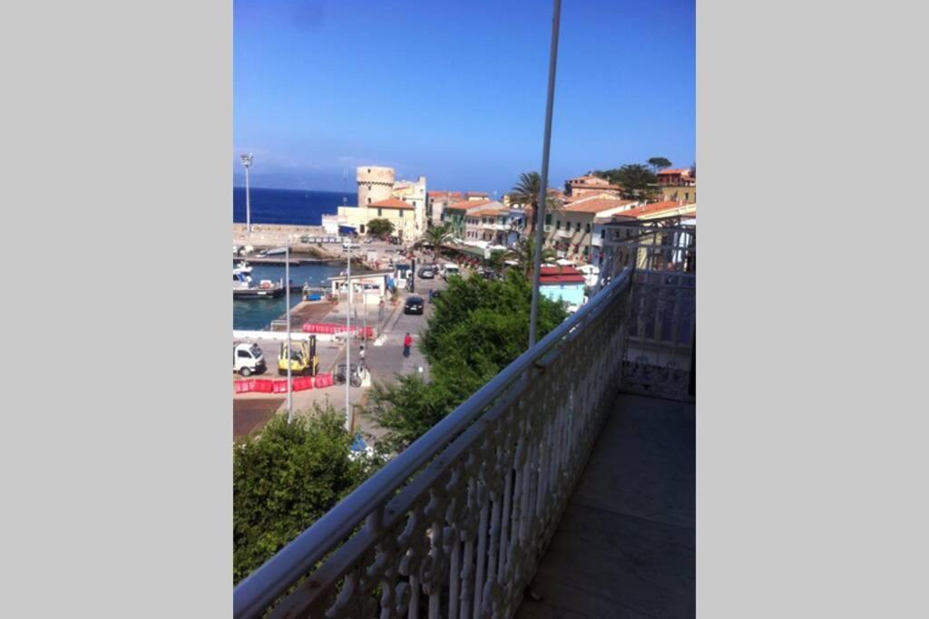 La Casa Di Principino Apartman Giglio Porto Kültér fotó