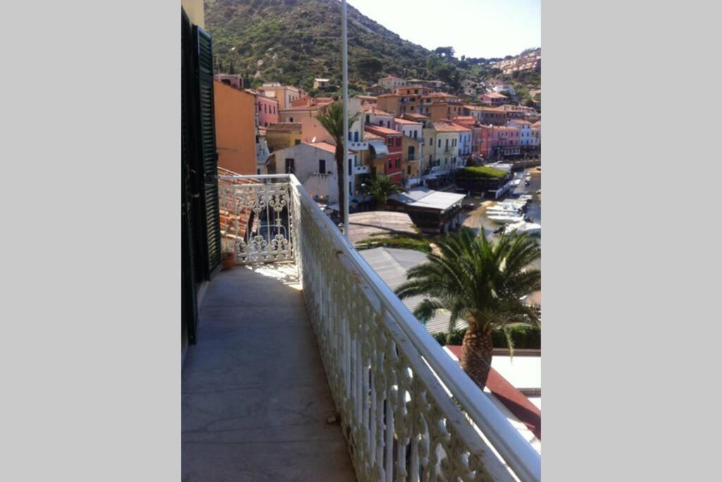 La Casa Di Principino Apartman Giglio Porto Kültér fotó